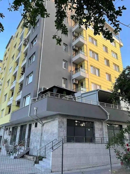 Villi'S Home Burgas City 0*,